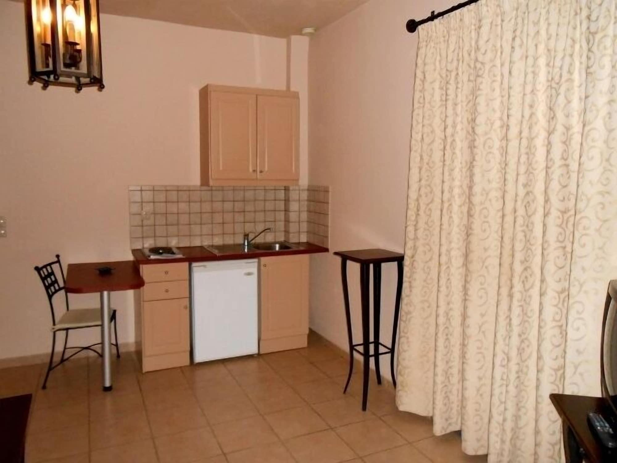 Lambrinos Suites Platanias  Ngoại thất bức ảnh