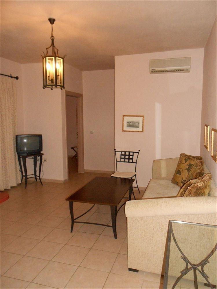Lambrinos Suites Platanias  Ngoại thất bức ảnh